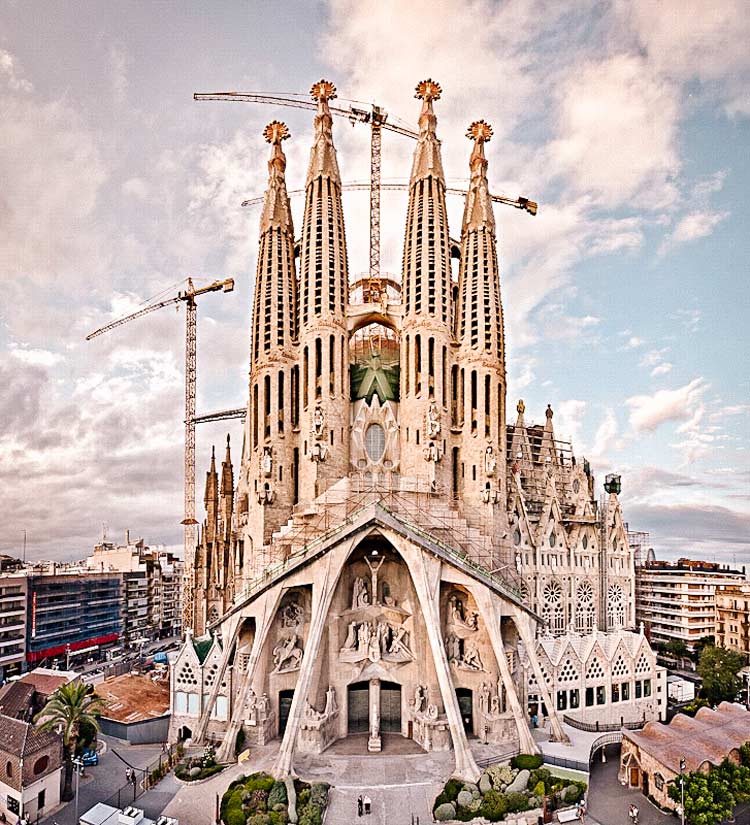 Sagrada-Familia-Barcelona